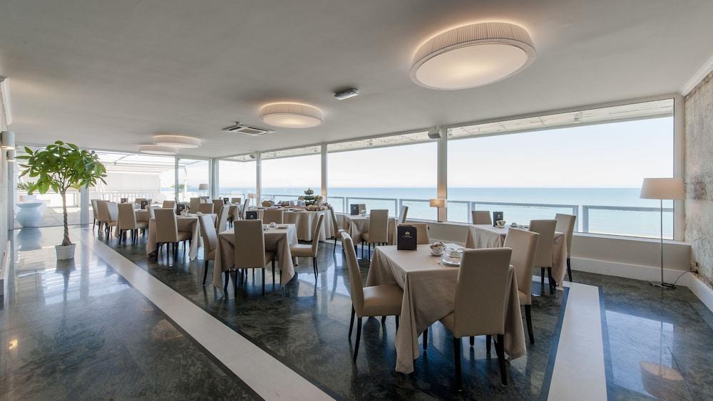 Hotel Esplanade Pescara Exteriör bild