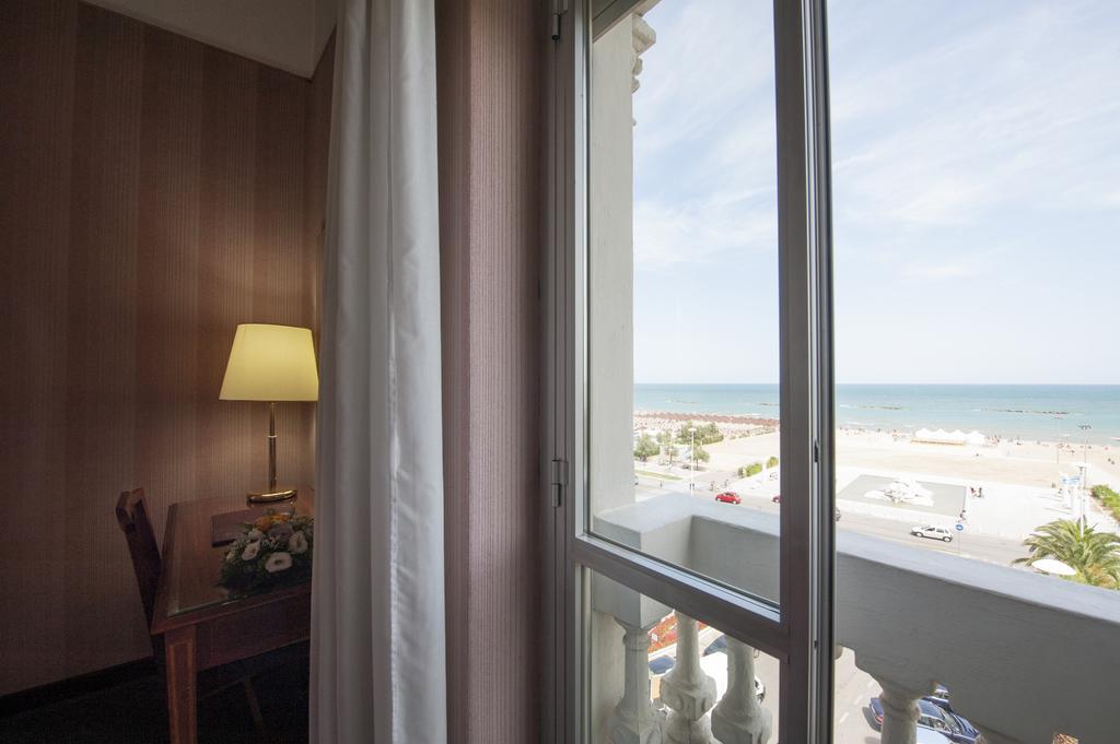 Hotel Esplanade Pescara Exteriör bild