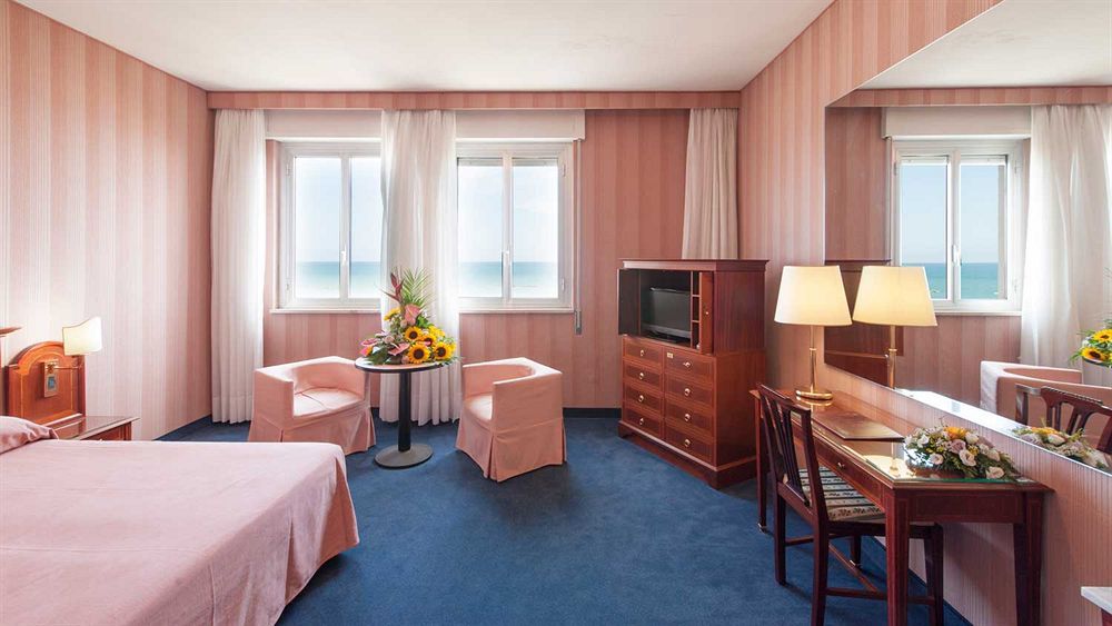 Hotel Esplanade Pescara Exteriör bild